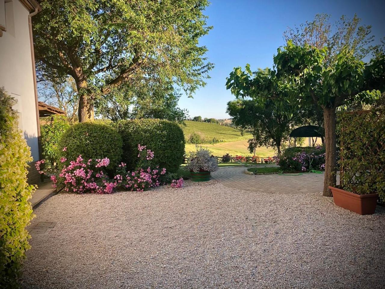 Vigna Sant' Amico Country House Morro d'Alba Luaran gambar
